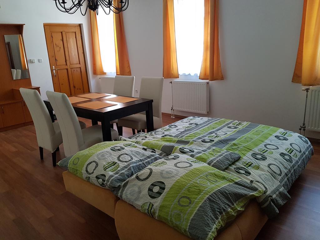 Apartman Kaszas Central Mosonmagyarovar Exterior photo